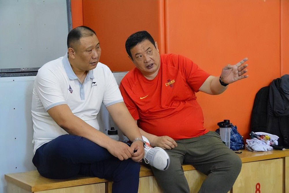 “皇马相信姆巴佩，但对其周围环境则不太信任，担心球员会屈服于卡塔尔方面的压力。